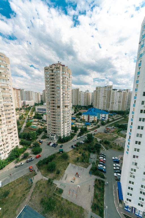 Apartment On Urlovskaya 23A เคียฟ ภายนอก รูปภาพ